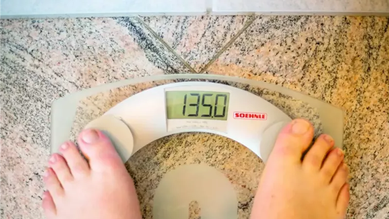 5 أسباب تجعل وزنك يتغير كل يوم