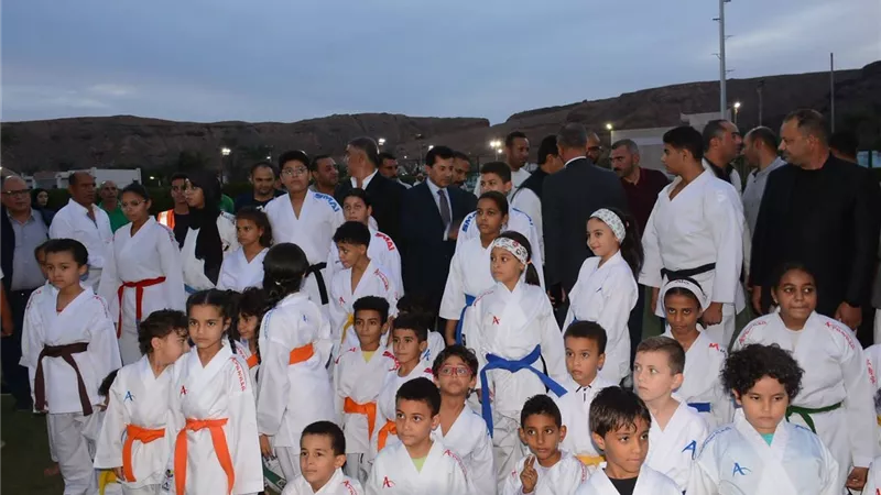 وزير الشباب يتفقد نادي شرم الشيخ الرياضي ويفتتح ملاعب بادل تنس