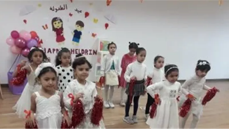 مجسمات للأهرامات والآثار الفرعونية باحتفالية أبناء العاملين بالتضامن