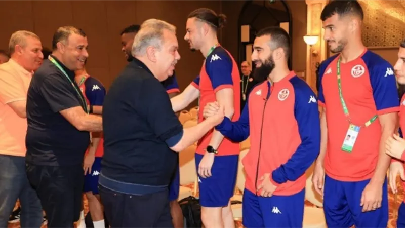 وزير الرياضة التونسى يحفز لاعبي نسور قرطاج قبل مواجهة سوريا بـ كأس العرب