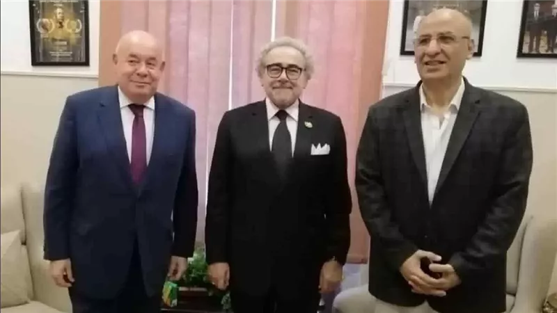 نقيب كتاب مصر يستقبل وزير الثقافة الروسي الأسبق لتعزيز التعاون الثقافي