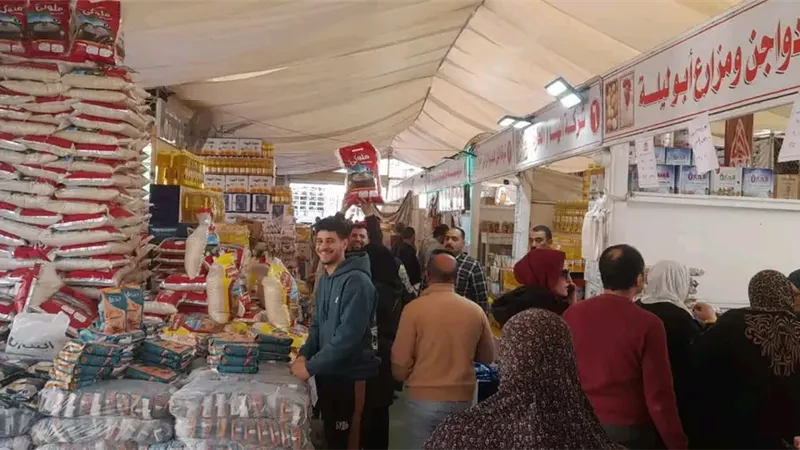 محافظ الدقهلية يشدد على متابعة أسعار السلع بالمعرض الدائم ومنافذ البيع