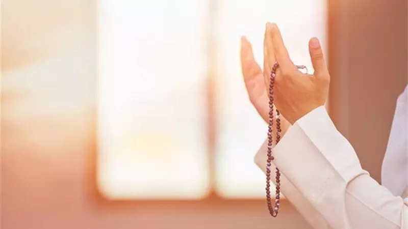 هل تأخير قراءة الأذكار عن وقتها يذهب أجرها؟.. «الإفتاء» توضح