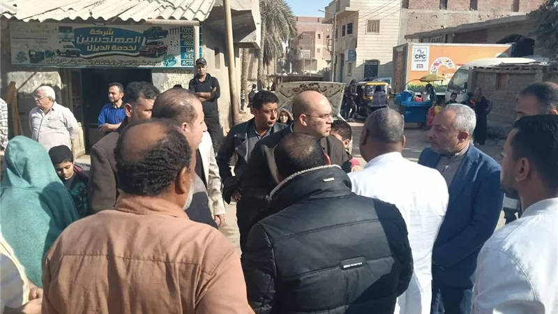 نائب محافظ الجيزة يتفقد أعمال الخطة الاستثمارية للتطوير والرصف