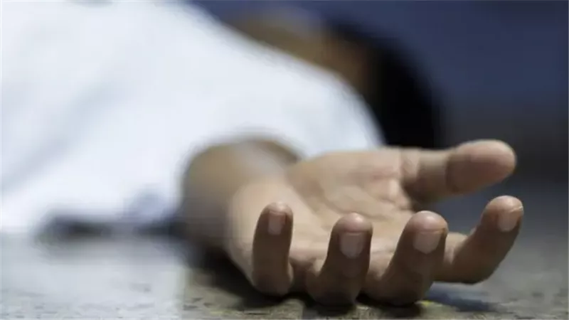 جريمة تهز العراق.. أب يعذب ابنتيه ويقتل إحداهما ويلقي بها في النفايات