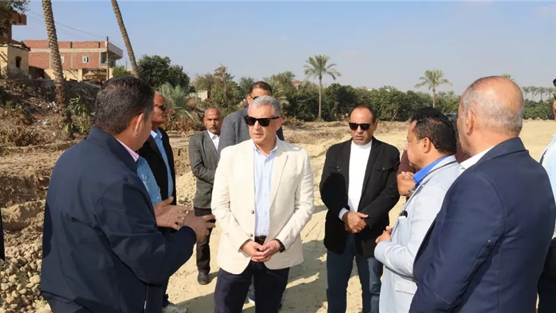 محافظ الإسماعيلية يتفقد محور «جبل مريم – القرية الأوليمبية»