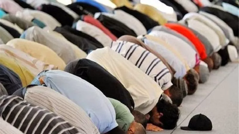 حكم آداء صلاة النافلة في جماعة.. دار الإفتاء توضح 