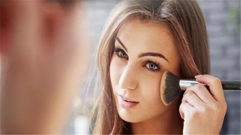 حكم تزين المرأة وما حدوده؟.. أمينة الفتوى تجيب