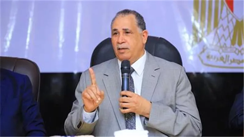 عبد الحليم علام يعقد اجتماعا مع النقباء الفرعيين لمناقشة خدمات المحامين
