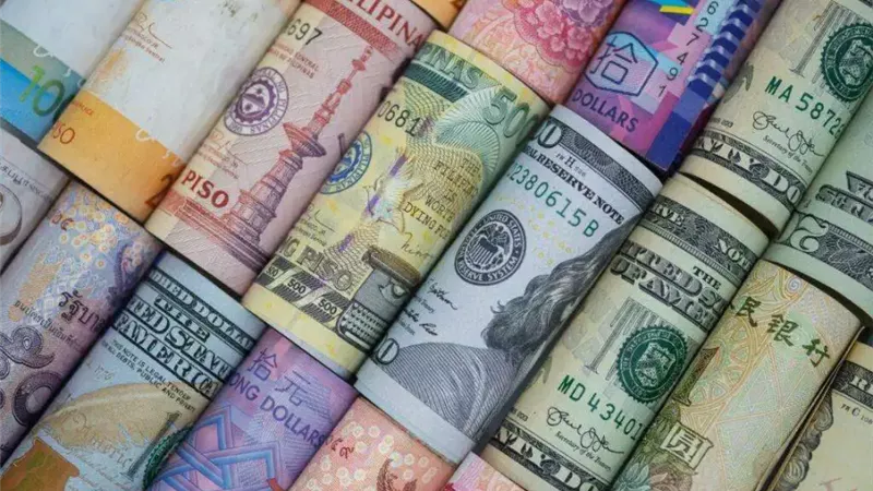 سوق الصرف تلتقط أنفاسها.. ثبات أسعار العملات الأجنبية والعربية اليوم