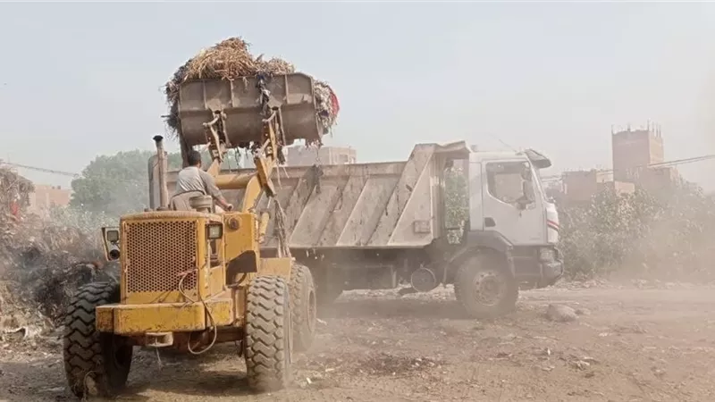 رفع 600 طن مخلفات بشارع عثمان محرم.. حملة مكثفة للنظافة في الجيزة