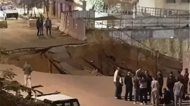 ذعر في حي النرجس بعد هبوط أرضي بالقاهرة.. وفرق هندسية تنتقل للموقع