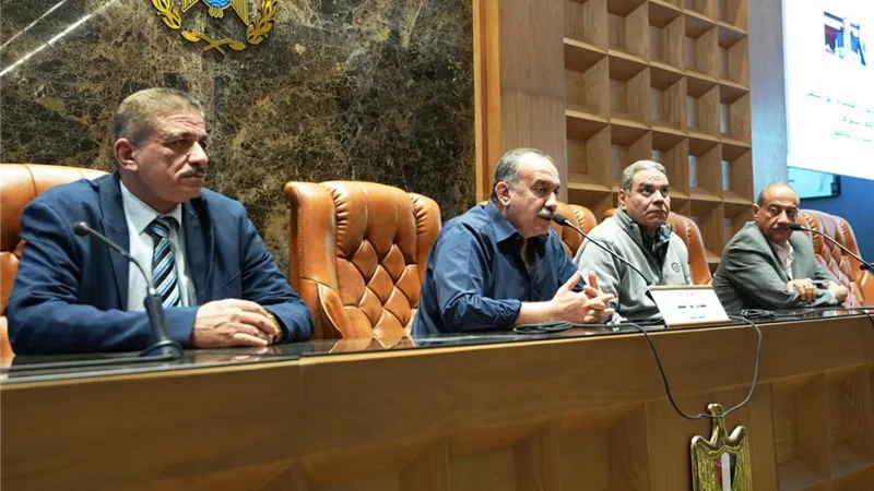 محافظ أسيوط يوجه بالإسراع في ملف تقنين أملاك الدولة ومنافذ اللحوم