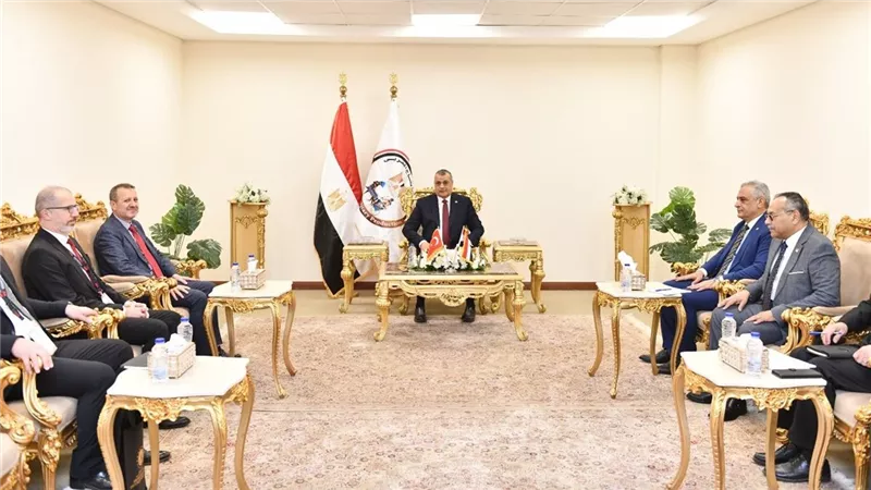 مصر تبحث آليات التعاون بين الإنتاج الحربي والشركات التركية