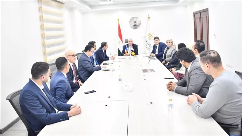 وزير التعليم العالي يلتقي أوائل طلاب منح الدكتوراه المشتركة مع فرنسا
