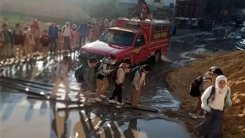 أزمة مياه الصرف تهدد حياة طلاب قرية أبودنقاش بالفيوم