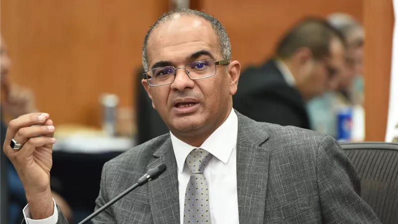 نائب وزير الإسكان يلتقي وفد البنك الإفريقي لمتابعة مشروع الصرف بالأقصر