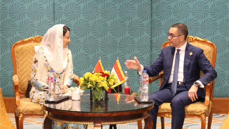 وزير الاستثمار يلتقي نائب وزير التجارة الإندونيسي لتعزيز الشراكات التجارية