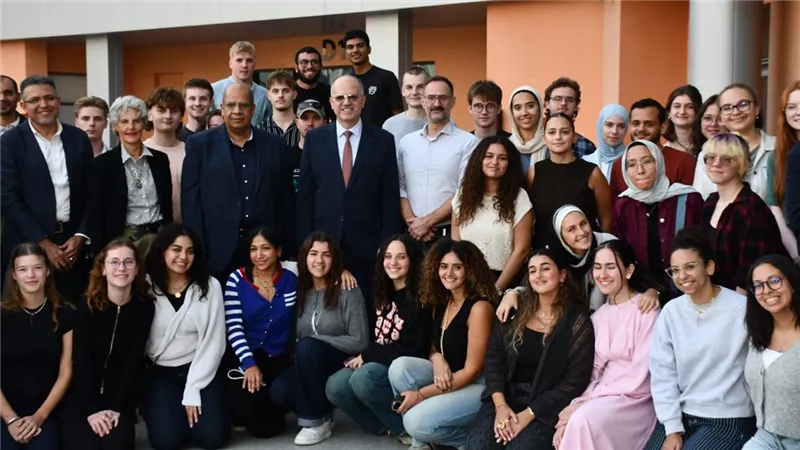 توقيع مذكرة تعاون بين الجامعة الألمانية بالقاهرة والبرلمان العربي