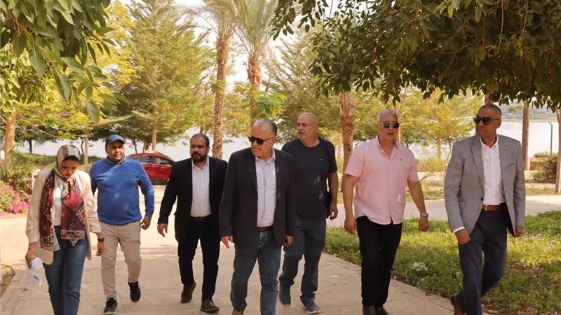 وزير الثقافة: 