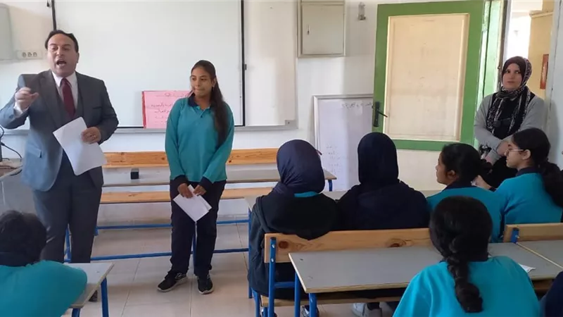 جامعة قناة السويس تنظم برنامج الهوية المصرية بمدرسة 24 أكتوبر الإعدادية