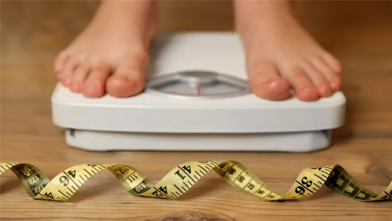  ما هو المتوسط الطبيعي ​​لوزن المرأة؟ بناء على العمر والطول