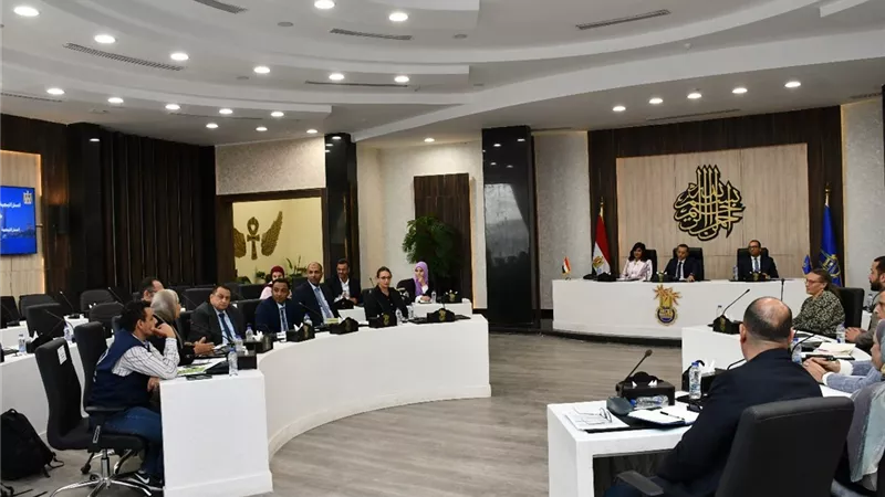 محافظ أسوان يكلف نائبه لحضور فعاليات الجلسة الحوارية الثانية 