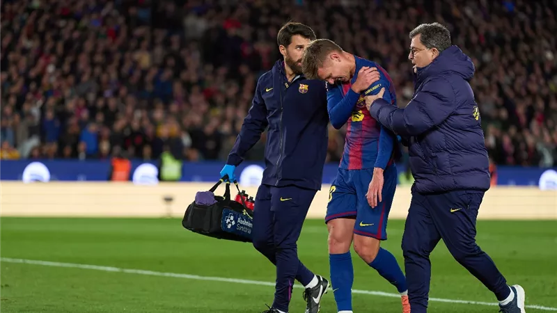 قلق في برشلونة بعد إصابة داني أولمو أمام أتلتيكو مدريد
