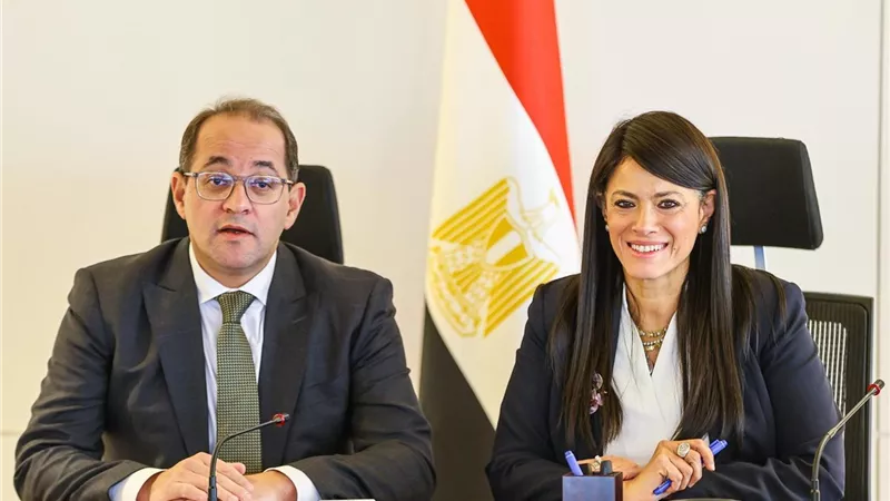 وزيرا التخطيط والمالية يبحثان مستجدات هيكلة الديون ومحاور السردية الوطنية