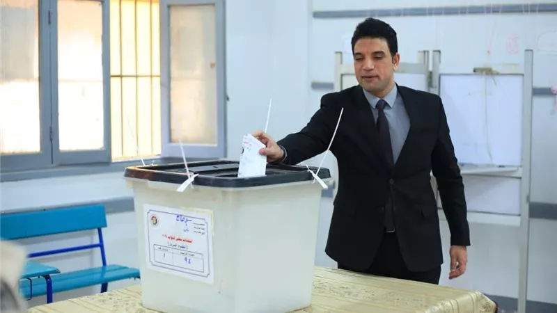 نائب محافظ سوهاج يدلي بصوته في انتخابات مجلس النواب