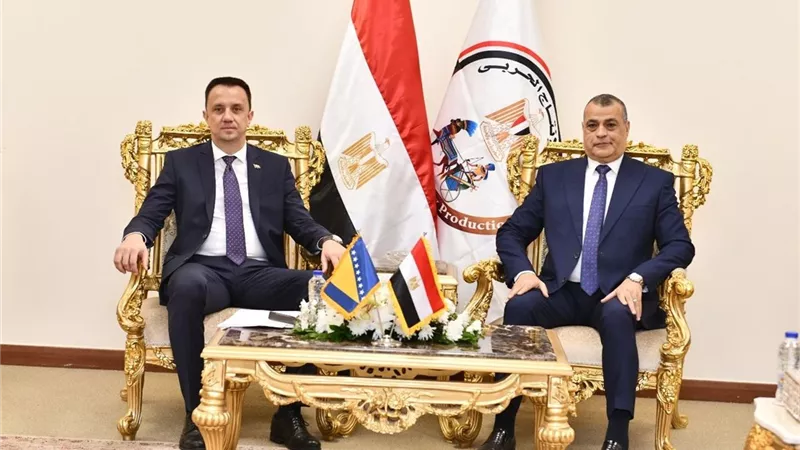 وزير الدولة للإنتاج الحربي: تعاون مثمر مع الشركات البوسنية