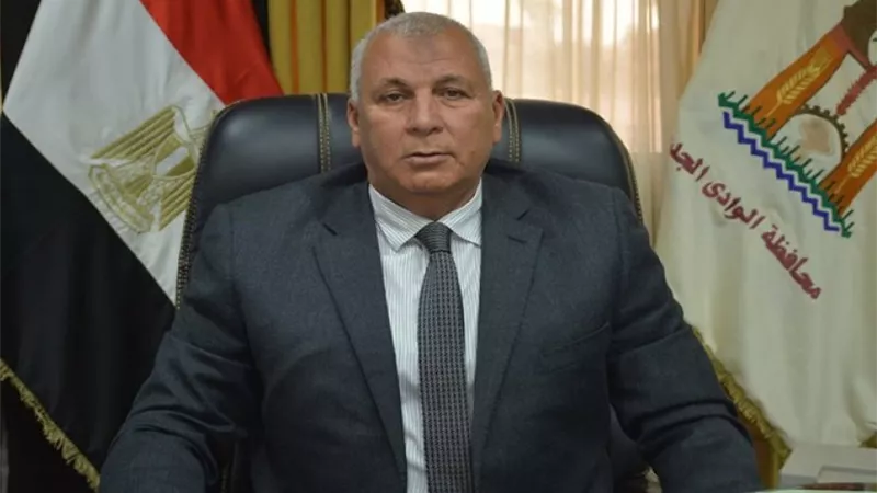 محافظ الوادي الجديد: استمرار خدمات الشهر العقاري لأهالي الخارجة