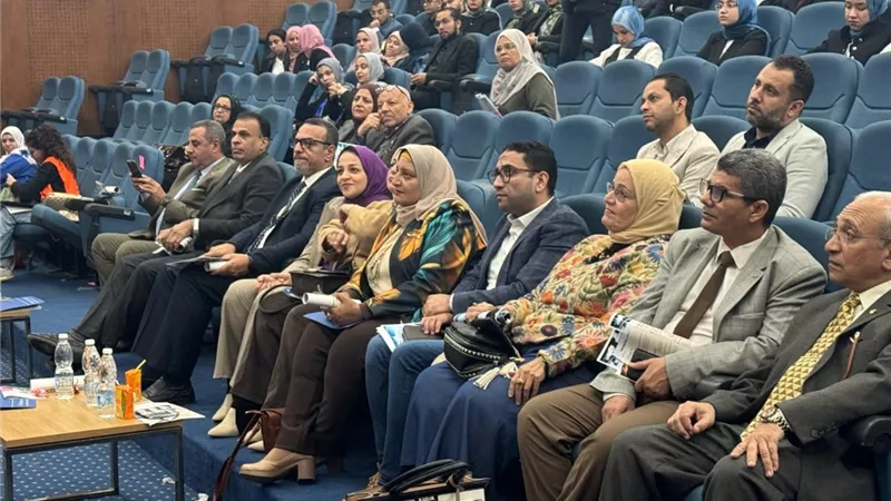 مؤتمر علمي يكشف الوجه الخفي للسموم بالمنيا