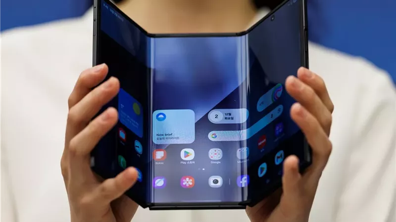 طرح هاتف Galaxy Z TriFold في 5 دول.. تعرف عليها