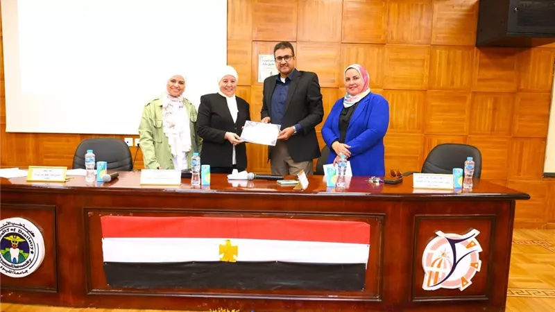 أنواع التحرش وطرق مواجهته وآليات الشكوى في ندوة بجامعة الفيوم 