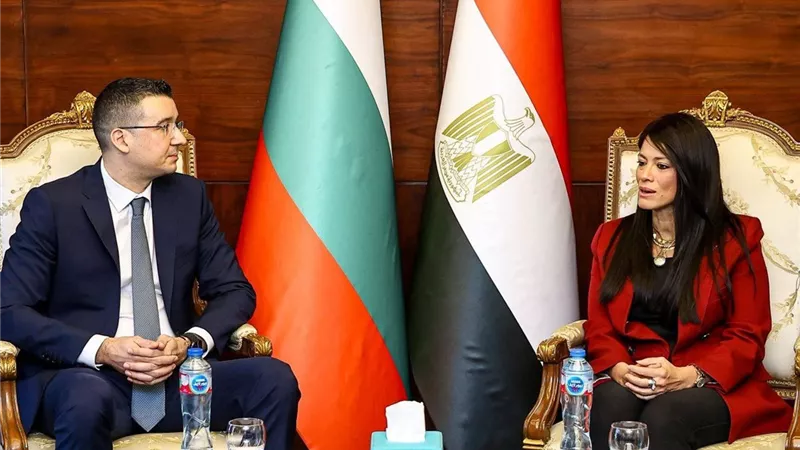 مباحثات مصرية وبلغارية حول الصناعة وفرص استثمارية جديدة في قناة السويس