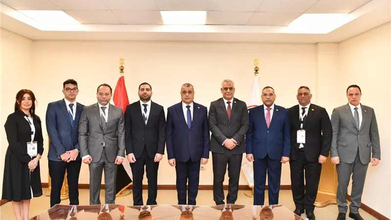 وزير الإنتاج الحربي يشهد توقيع عقدين للتعاون المشترك بمجال التصنيع العسكرى