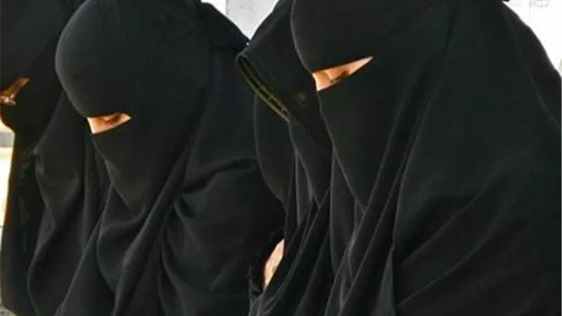 هل تصح صلاة المرأة بالنقاب؟.. دار الإفتاء تجيب