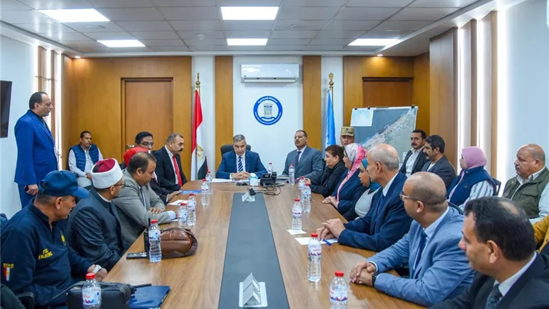 محافظ الإسكندرية يتابع سير التصويت بانتخابات الإعادة في الرمل