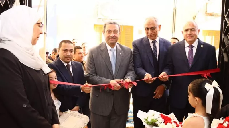 محافظ دمياط يفتتح مطبخ مستشفى الحميات ويطمئن على المرضى|صور