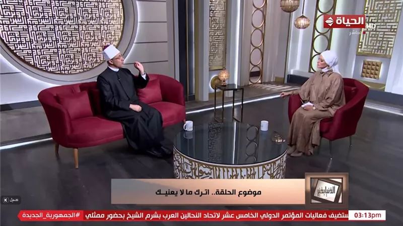 لا تتبعوا عورات الناس.. الشيخ هشام عبد العزيز يحذر «الجاسوس»