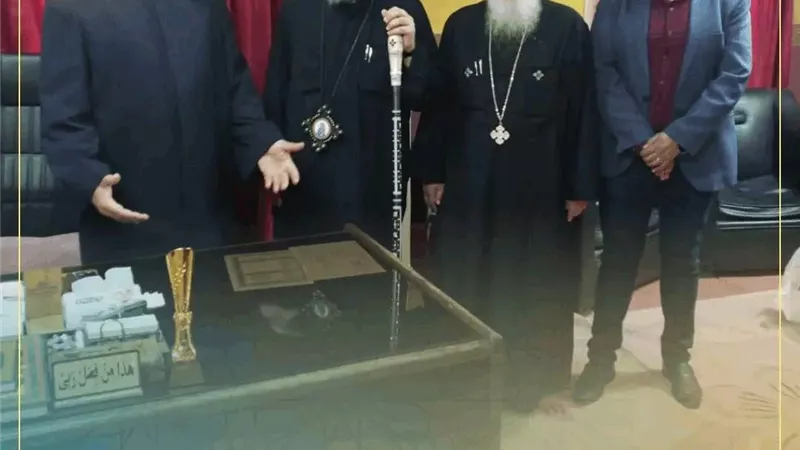 مدير أوقاف الدقهلية يستقبل أسقف المنصورة 