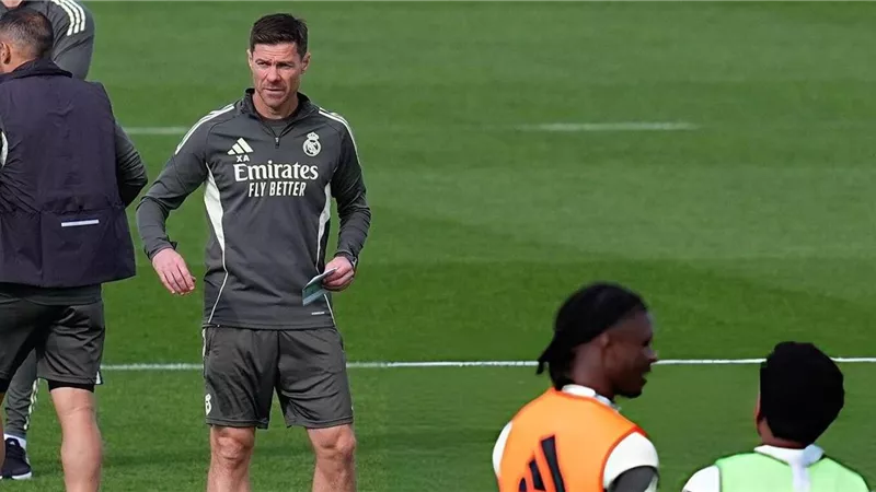 توتر غير مسبوق في ريال مدريد.. بوادر تمرد جماعي