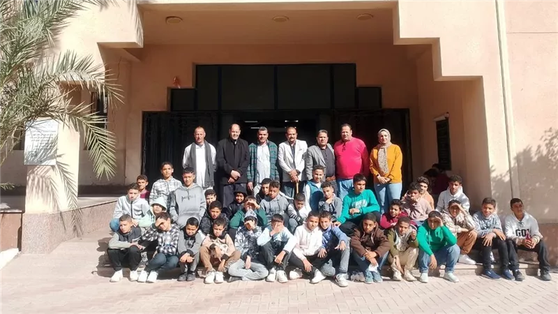 متحف الفنون الشعبية يستقبل طلاب المدراس ضمن مبادرة فرحانين بالمتحف الكبير
