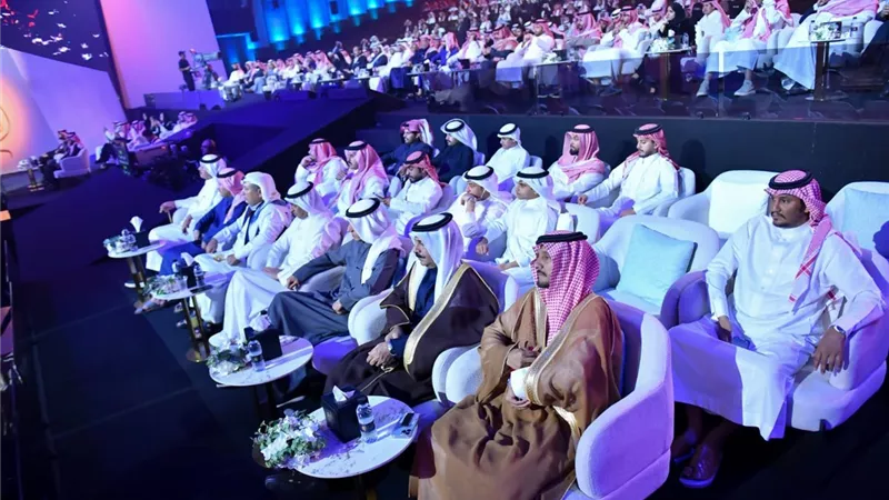 «شاعر الراية».. المنصوري والعدواني يتصدران تصويت الجمهور