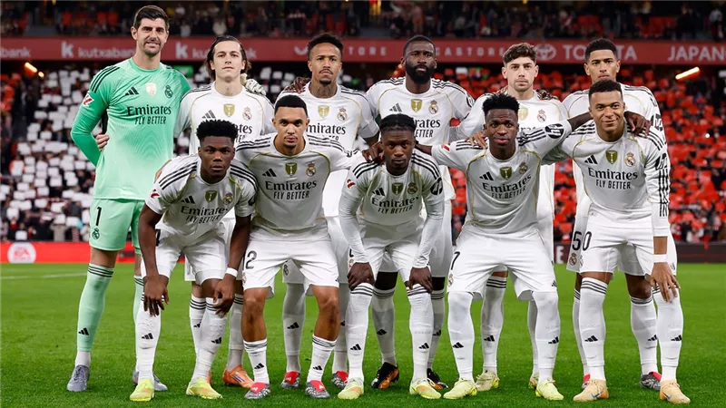 الشوط الأول.. مبابي وكامافينجا يمنحان ريال مدريد التقدم أمام أتلتيك بلباو 