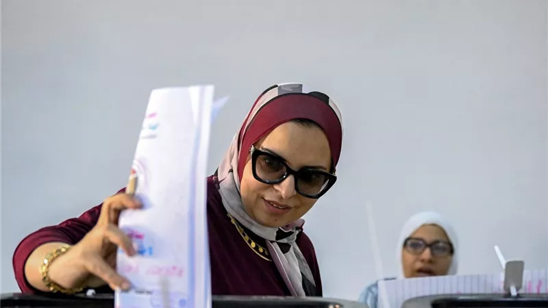 جولة إعادة جديدة فى دائرة الرمل بين الريان وعفيفى وفوز عبد المجيد والغنيمى