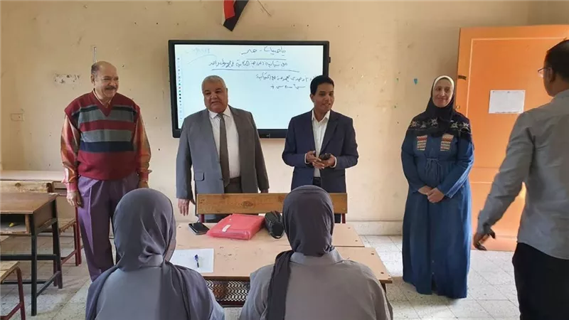 وكيلا التعليم والصحة في جولة توعية صحية بمدارس محافظة الأقصر