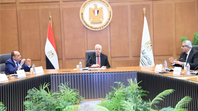 أيمن عاشور: تطوير منظومة البعثات وربطها بسوق العمل لبناء كوادرعلمية وطنية