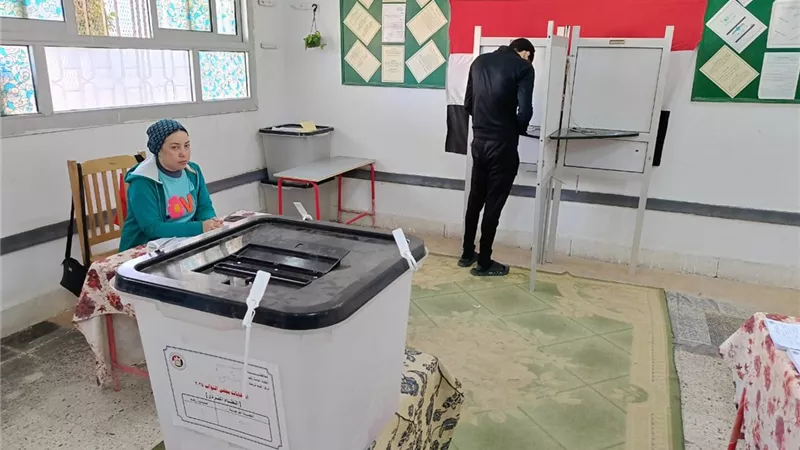 غلق صناديق الاقتراع بدائرة الرمل في الإسكندرية 